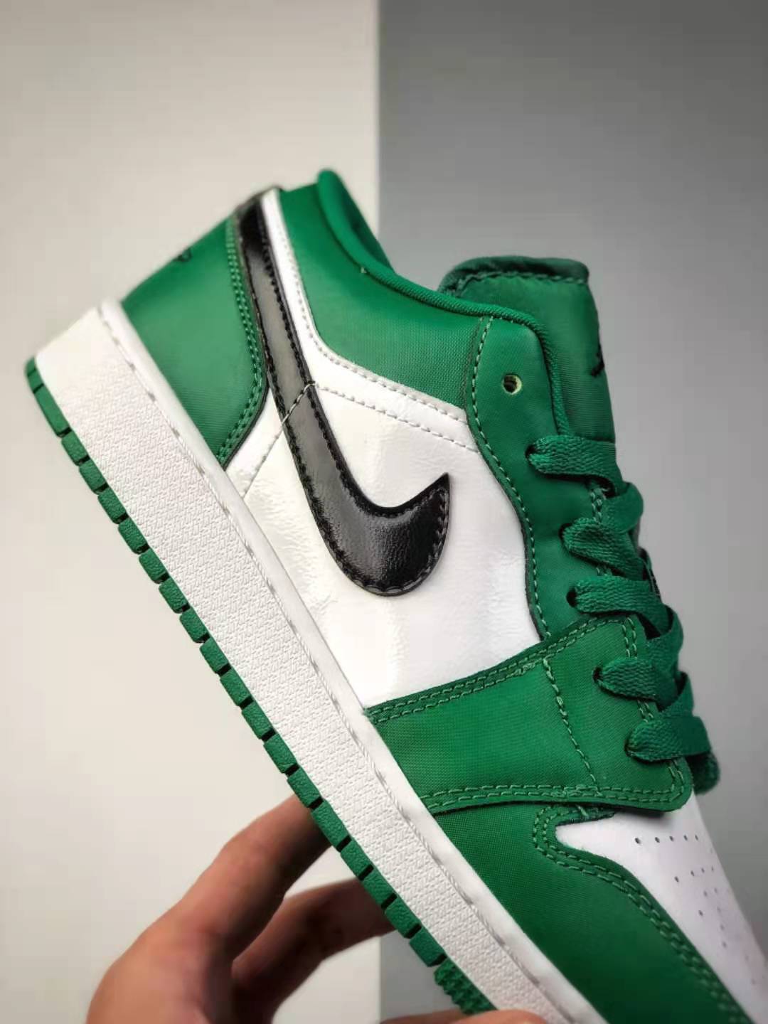 Air Jordan 1 Low 'Pine Green' 553560-301: Shop the iconic sneaker online!