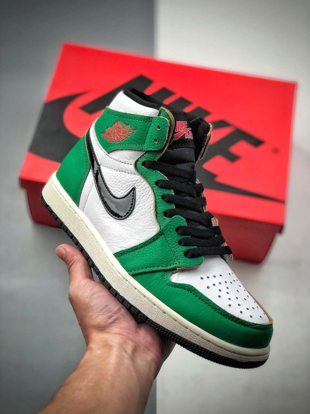 Air Jordan 1 Retro High OG 'Lucky Green' DB4612-300 - Premium Sneakers with a Retro Twist