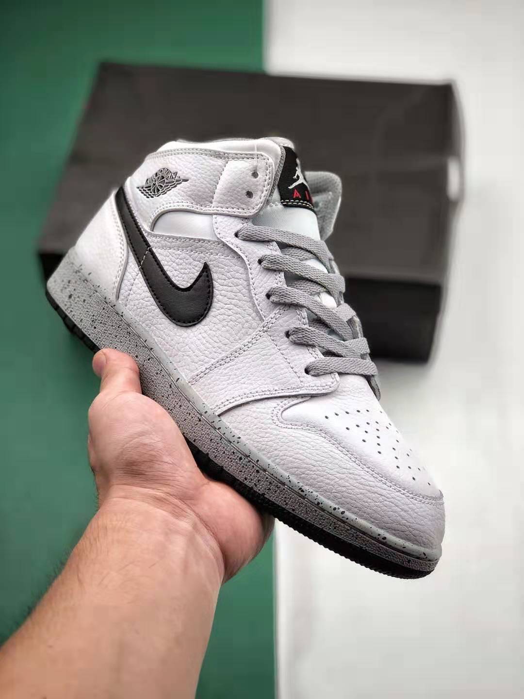 Air Jordan 1 Retro Mid 'White Cement' 554725-115 - Classic Design & Unmatched Style