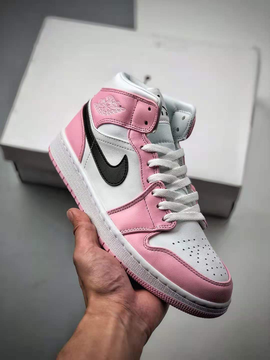 Air Jordan 1 Mid 'Barely Rose' BQ6472-500 - Stylish and Premium Sneakers