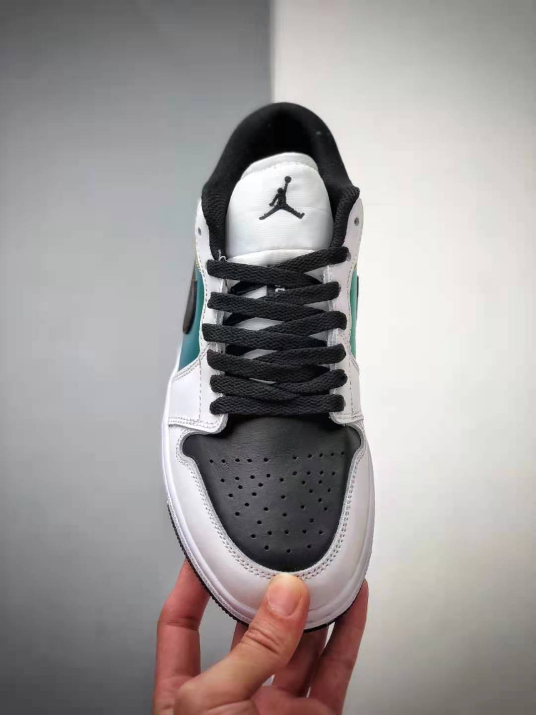 Air Jordan 1 Low SE 'Color-Shifting' - Get the Ultimate Style Upgrade!
