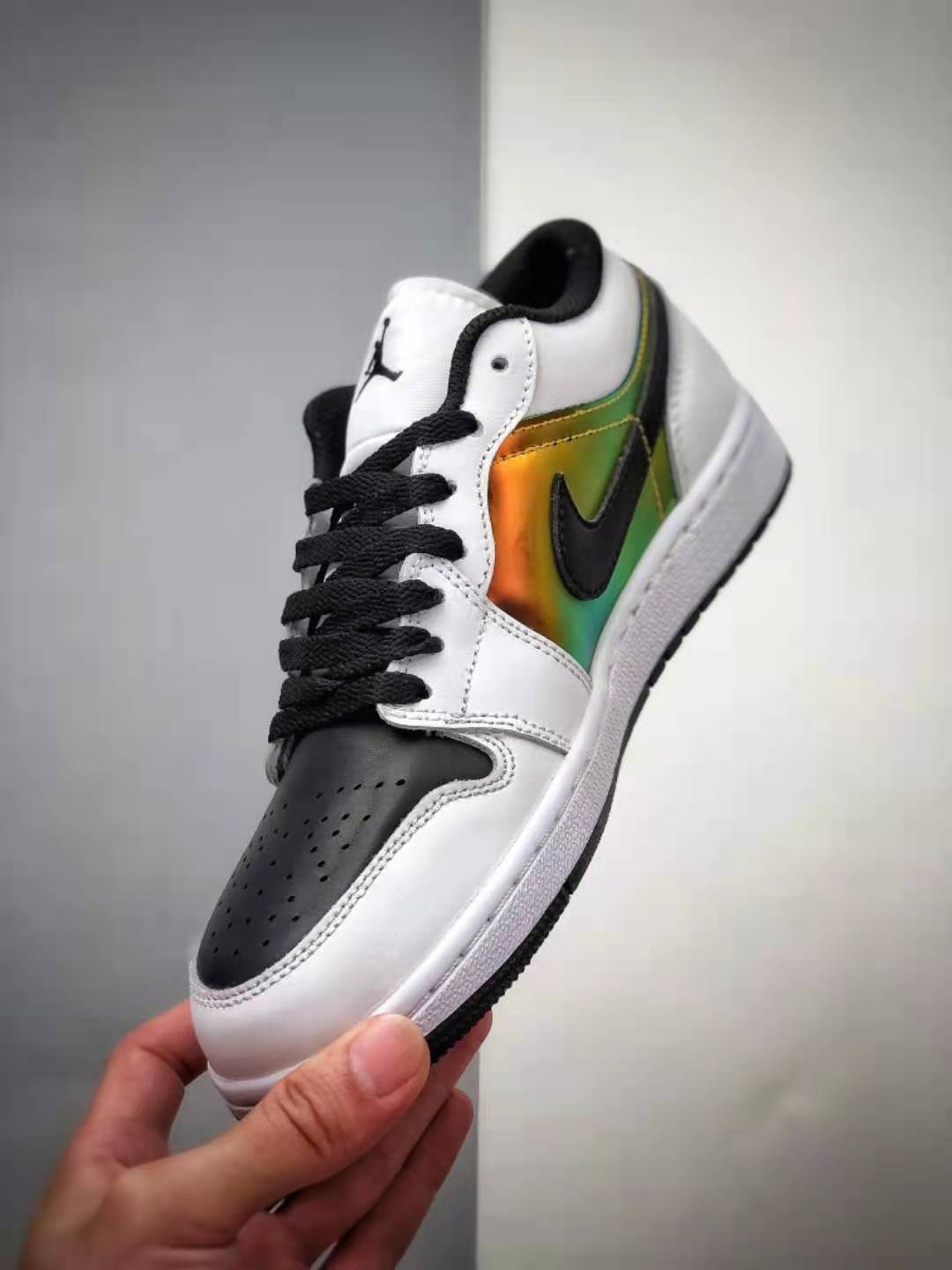 Air Jordan 1 Low SE 'Color-Shifting' - Get the Ultimate Style Upgrade!