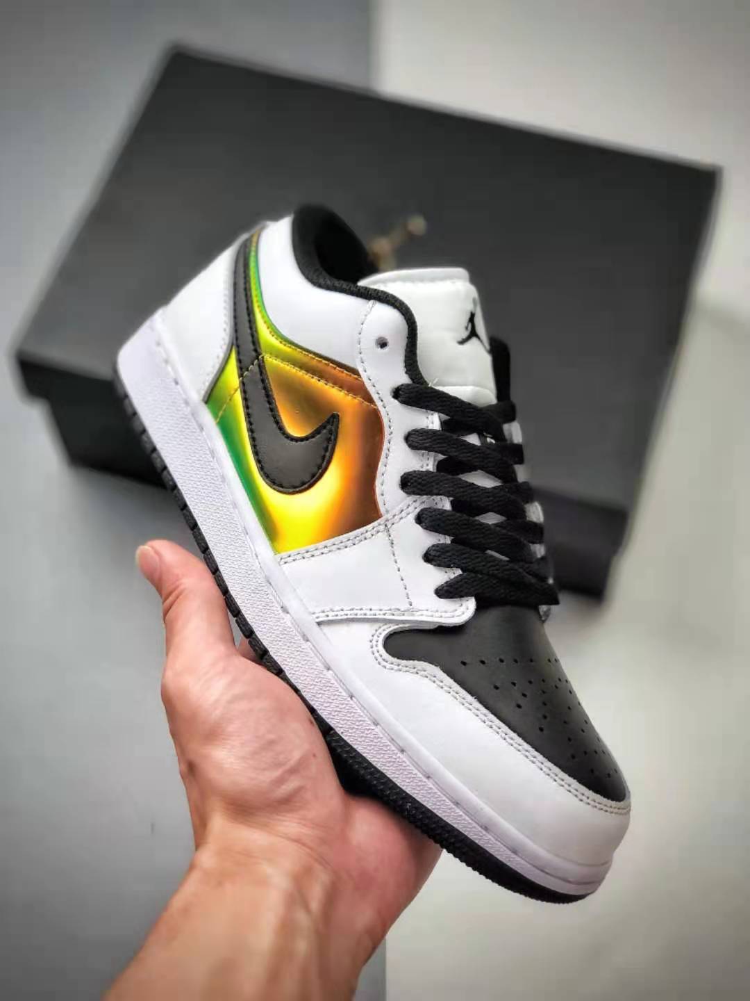 Air Jordan 1 Low SE 'Color-Shifting' - Get the Ultimate Style Upgrade!