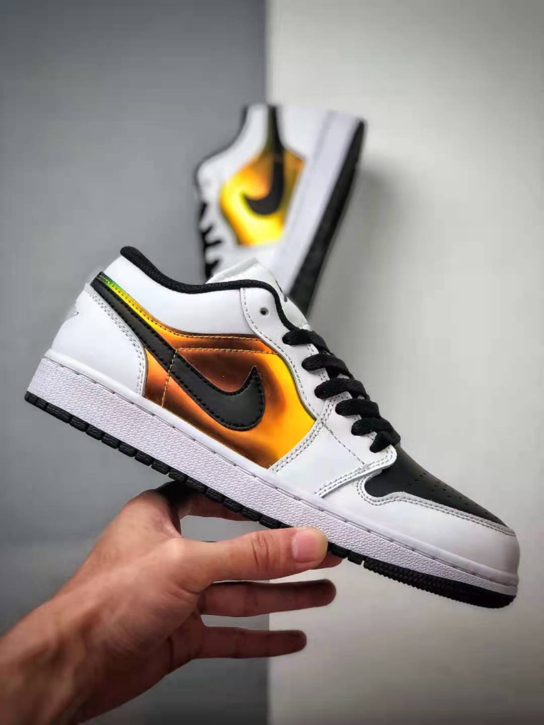 Air Jordan 1 Low SE 'Color-Shifting' - Get the Ultimate Style Upgrade!