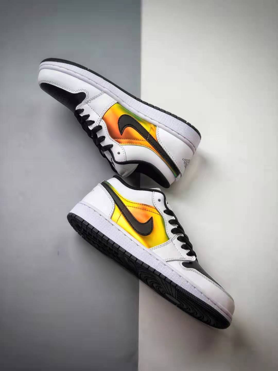 Air Jordan 1 Low SE 'Color-Shifting' - Get the Ultimate Style Upgrade!