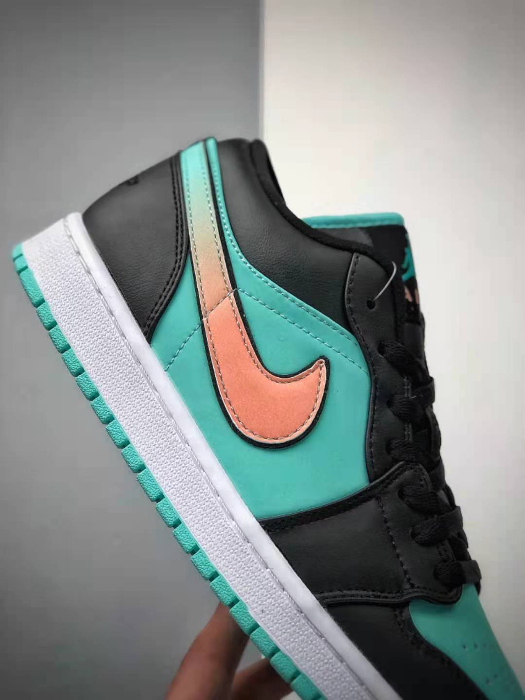 Air Jordan 1 Low SE 'Tropical Twist' CK3022-301 - Eye-catching Sneakers for Ultimate Style