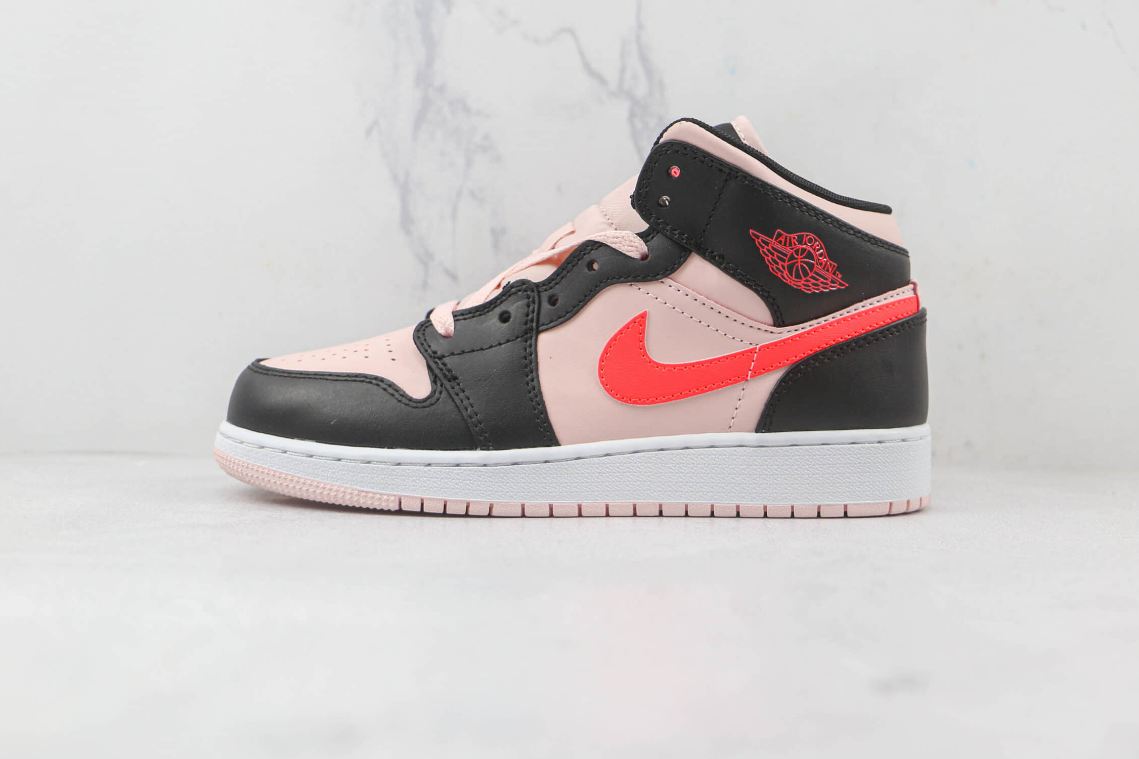 Air Jordan 1 Mid 'Black Pink Crimson' 554725-604 - Sleek and Stylish Sneakers for the Ultimate Fashion Statement