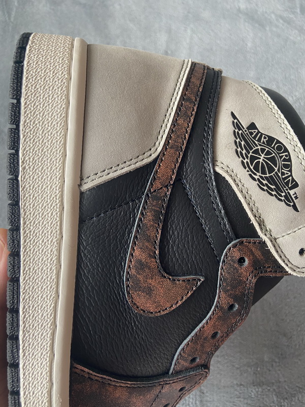 Air Jordan 1 Retro High OG 'Patina' 555088-033 - Stylish and Authentic Sneakers for Men