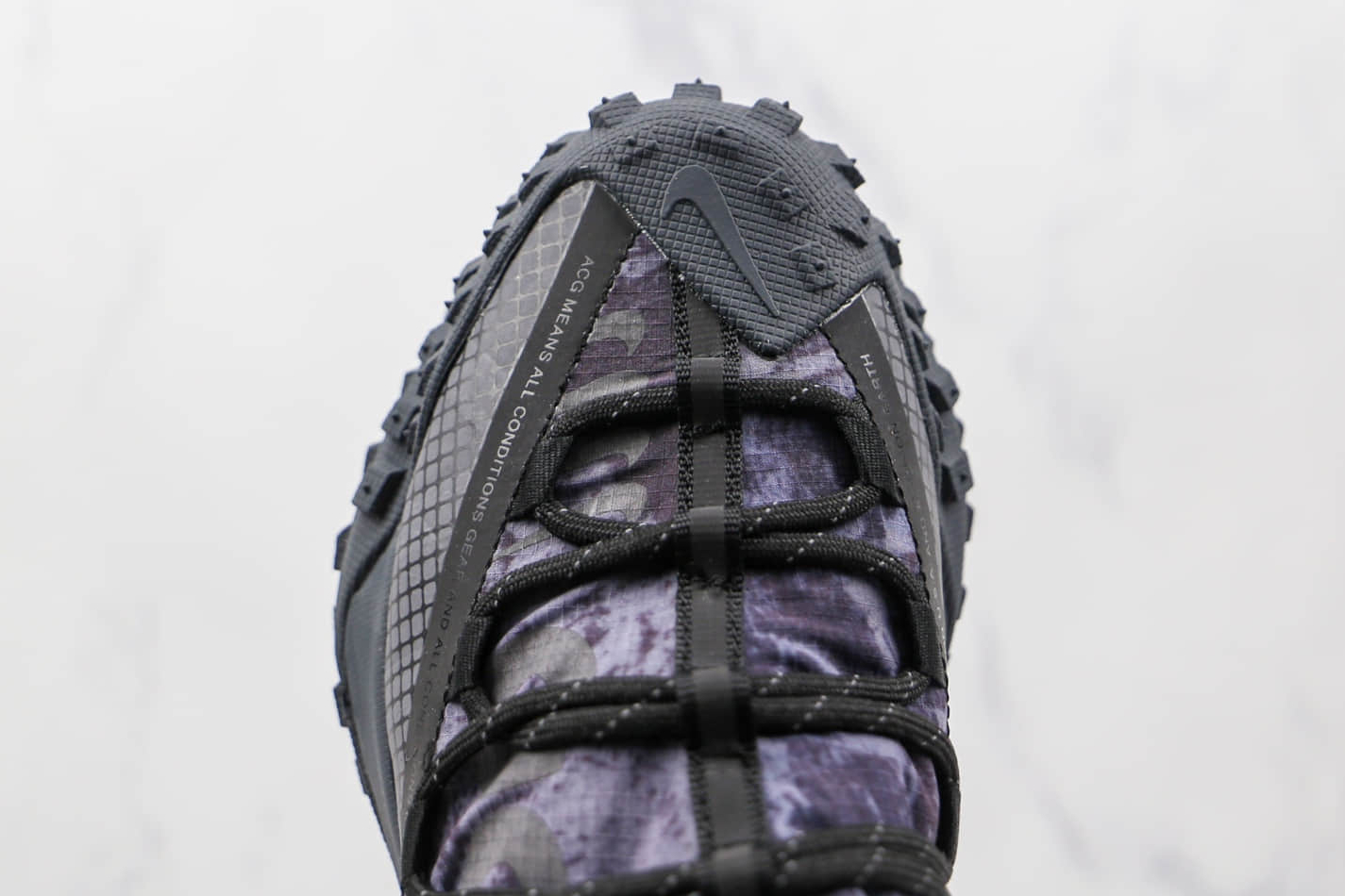 Nike ACG Mountain Fly Low 'Black Green Abyss' DC9660-001 - Sleek Performance for Outdoor Adventures!